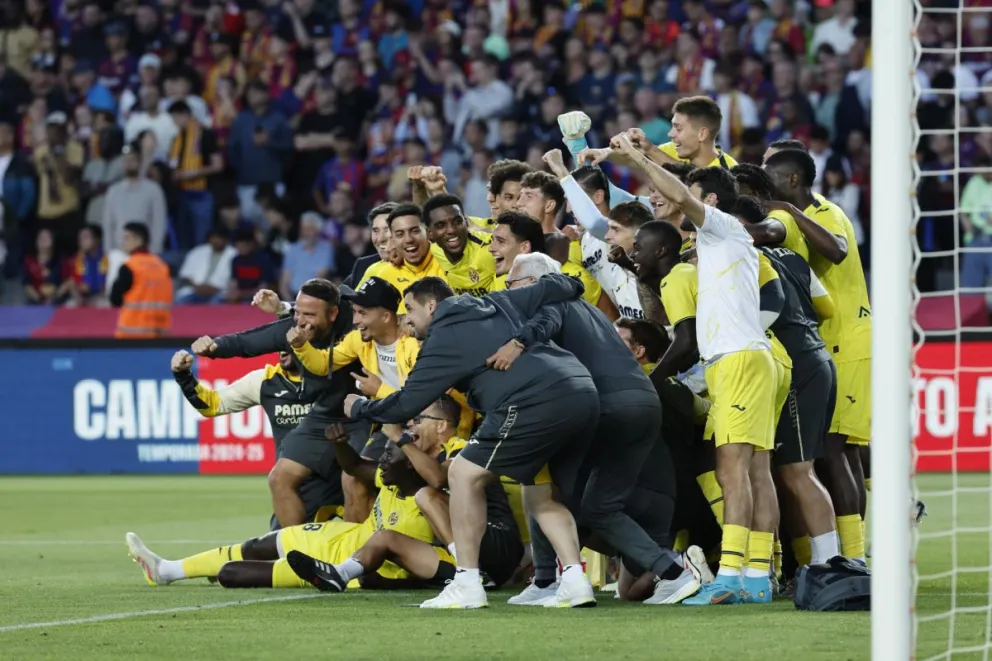 Jugadores del Villarreal celebran por su pase a la Liga de Campeones. Foto: EFE.