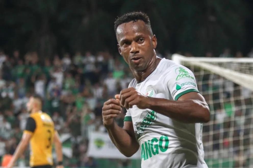 El ecuatoriano Wálter Chalá marcó el segundo gol de Oriente frente al Tigre. Foto: APG