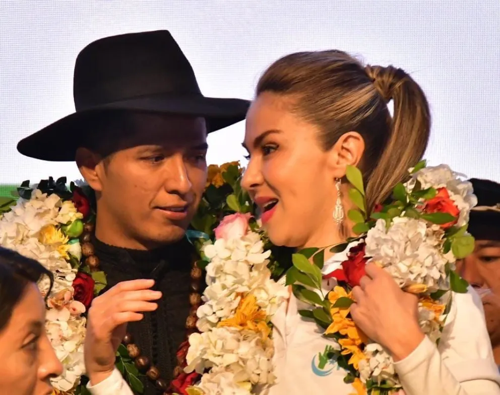 Andrónico junto a su candidata, este lunes. Foto: APG