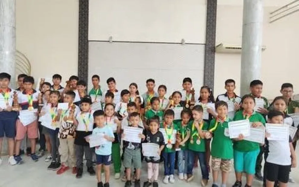 Los premiados del campeonato nacional. Foto: Federación Boliviana de Ajedrez.