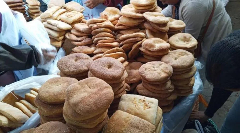 Venta de pan en Tarija. Foto: El País de Tarija