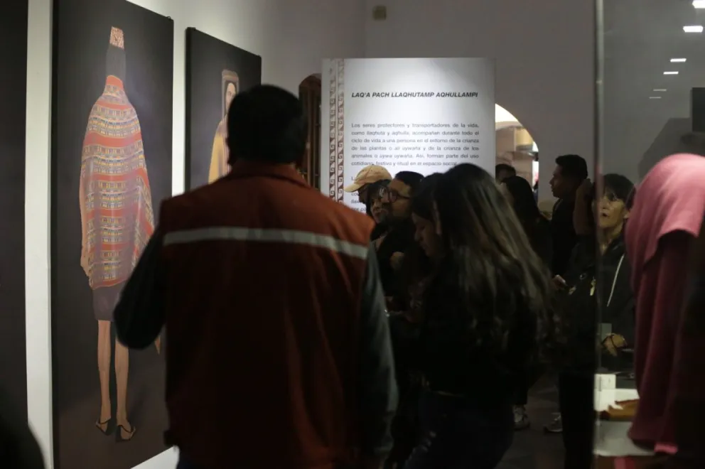 Visitantes en una de las salas del museo. FOTO: Musef