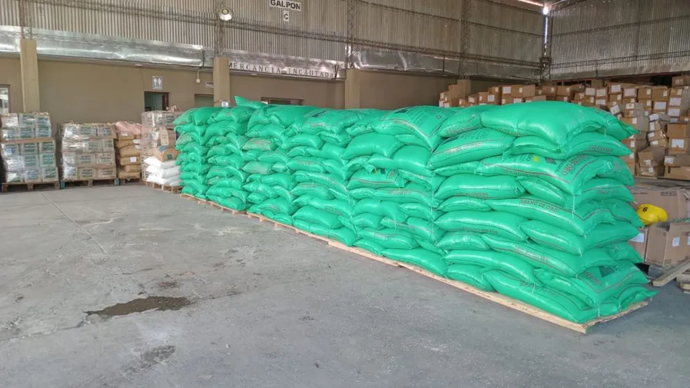 Arroz y otros productos comisados por la Aduana en un operativo en 2023.  Foto: ABI