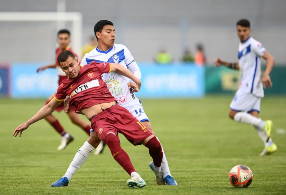 Los orureños protagonizaron un encuentro tedioso en el estadio Jesús Bermúdez. Foto: Agencia Marka Registrada