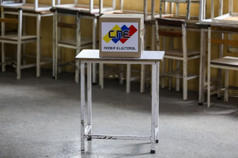 Fotografía de una urna electoral este domingo, en Carcas (Venezuela). Foto: EFE
