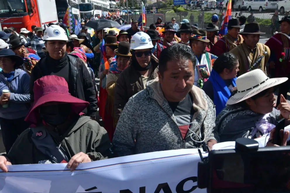 El dirigente Enrique Mamani en la concentración "evista" en La Paz. Foto: APG