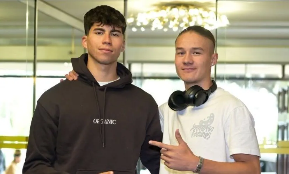 López (izq.) y Macazaga, en su llegada a la concentración de la Verde. Foto: FBF.