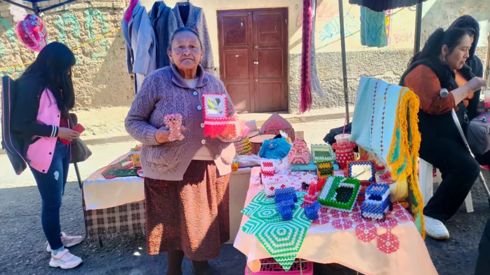 Una de las artesanas de San Antonio. FOTO: AMUN