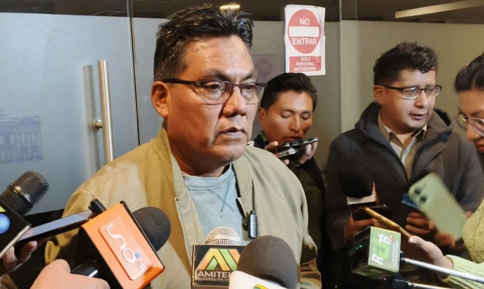 Héctor Arce durante sus declaraciones a los medios. Foto: Captura de video