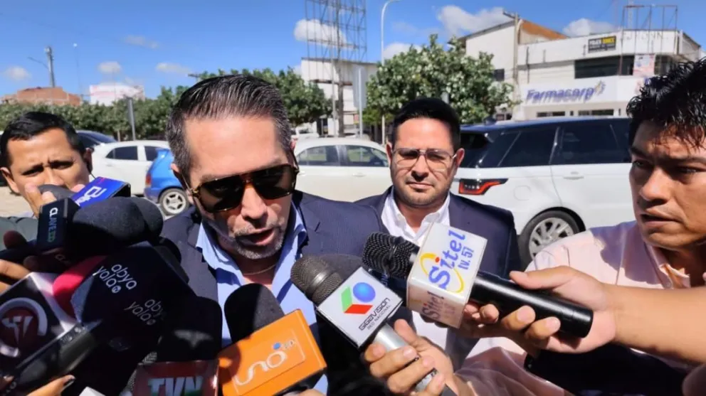  Cronenbold declara a los medios, este martes. Foto: El Deber