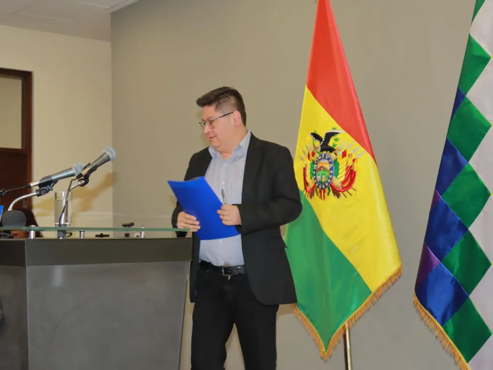 El ministro de Economía, Marcelo Montenegro en la conferencia de este miércoles. Foto: APG