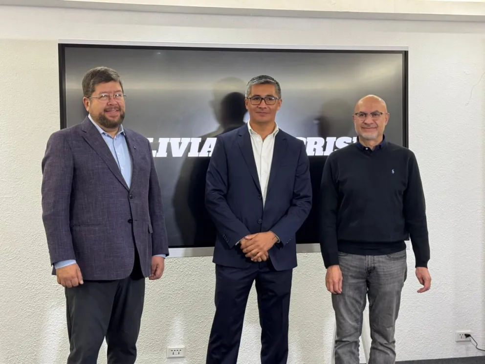 Doria Medina, Espinoza y José Luis Lupo en el acto de este jueves. Foto: Prensa de Unidad