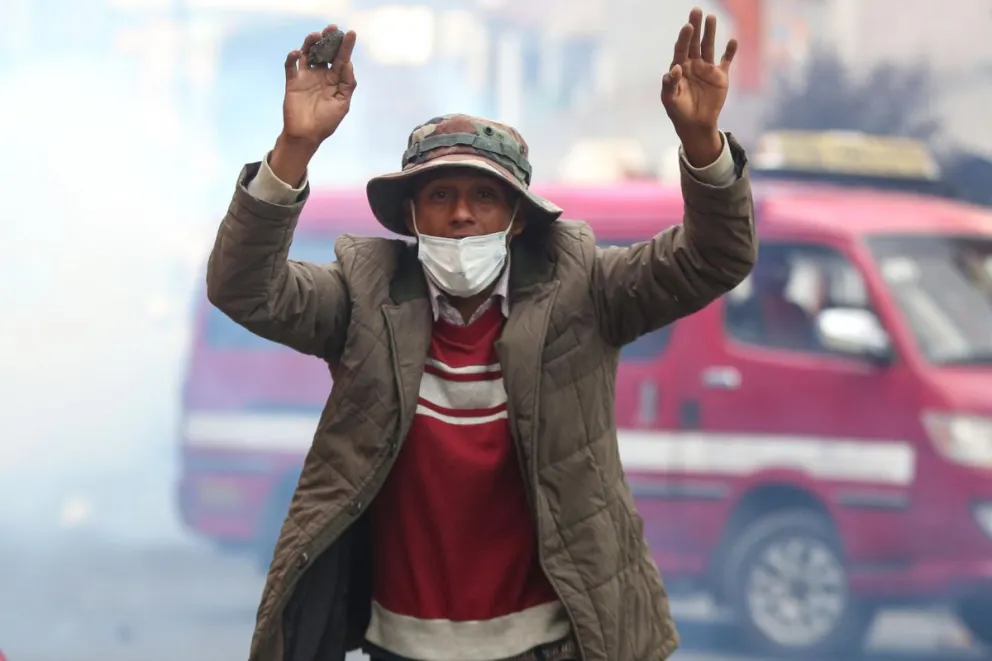 Un seguidor del expresidente Evo Morales reacciona durante una manifestación este jueves, en La Paz. Foto: EFE