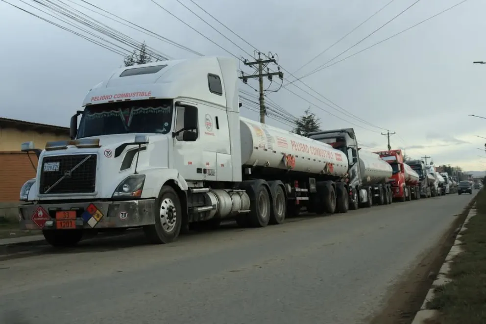 Camiones cisternas que transportan combustible. Foto: MHE (archivo)