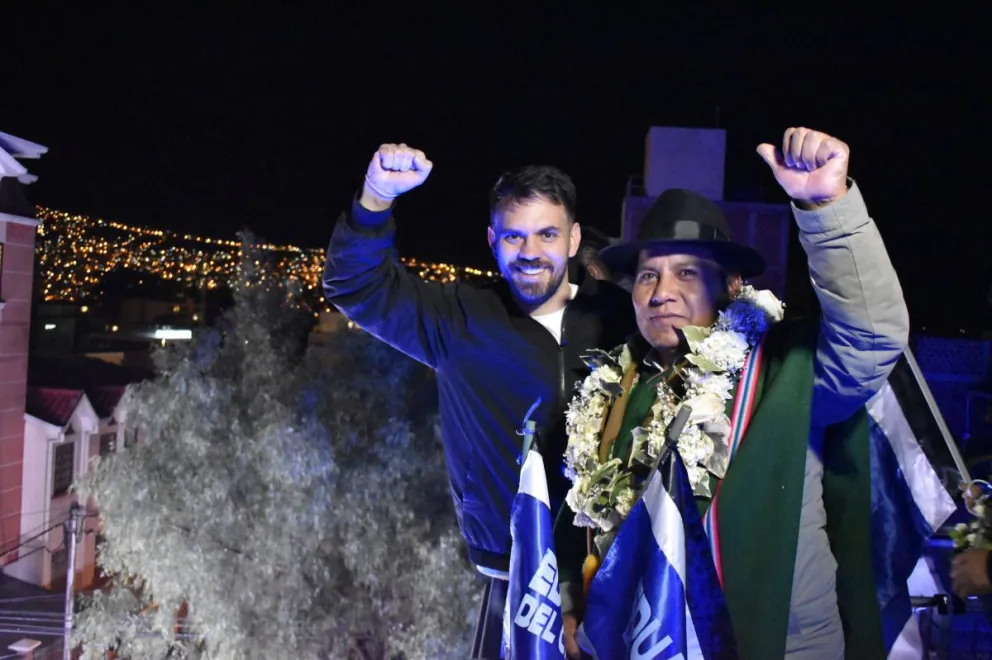 El binomio del MAS durante la inauguración de la casa de campaña en La Paz. Foto: Grover García