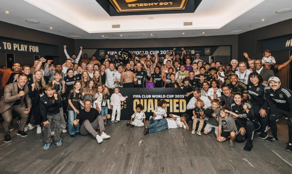Jugadores, cuerpo técnico, dirigentes de Los Ángeles FC, además de los familiares, festejan la clasificación. Foto: LAFC