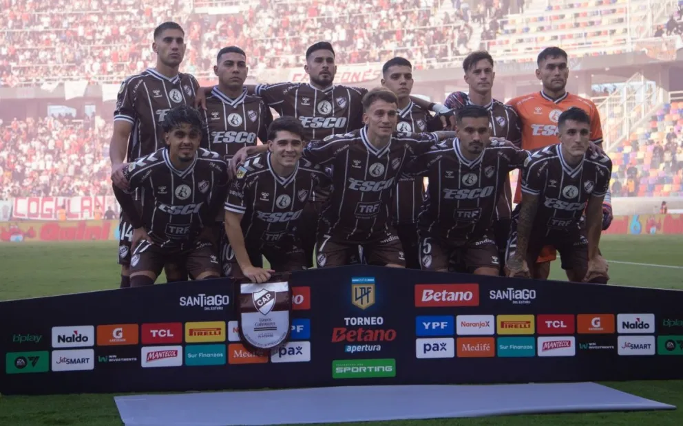 El equipo de Platense que empezó jugando la final frente a Huracán. Foto: CA Platense