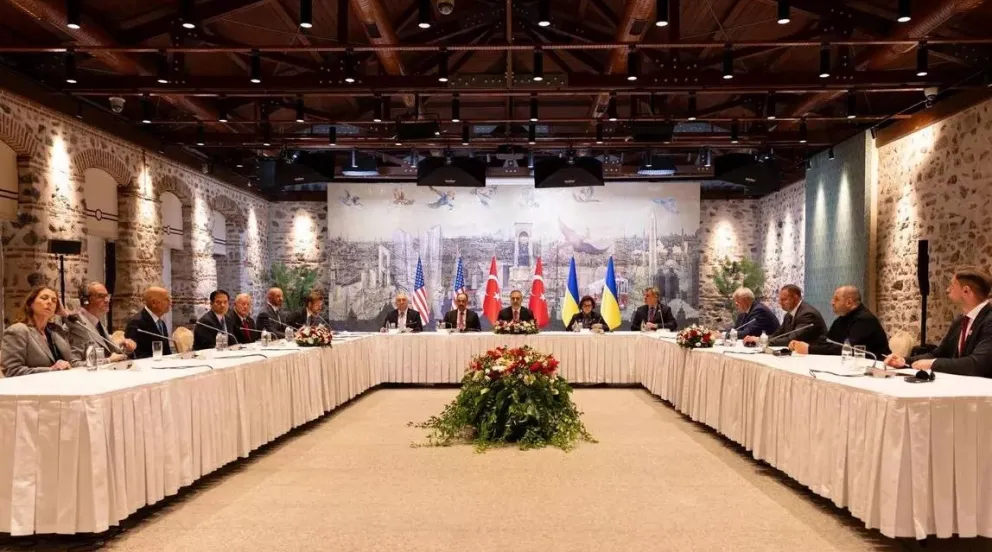 Primera ronda de conversaciones en Estambul, entre las delegaciones de Ucrania, EEUU y Turquía, el pasado 16 de mayo. Foto: Ministerio de Exteriores de Turquía / EFE