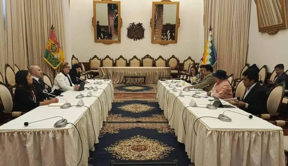 Los asistentes a la sesión que se desarrolló en Sucre. Foto: ABI