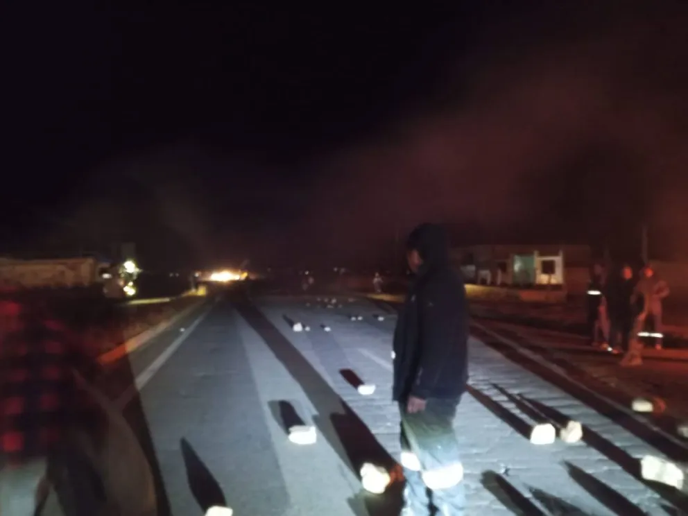 Bloqueos activos la noche del martes en Cochabamba. Foto: RKC