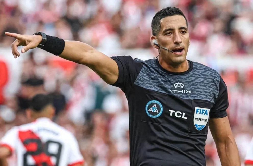 Falcón durante un partido del fútbol argentino. Foto: LG