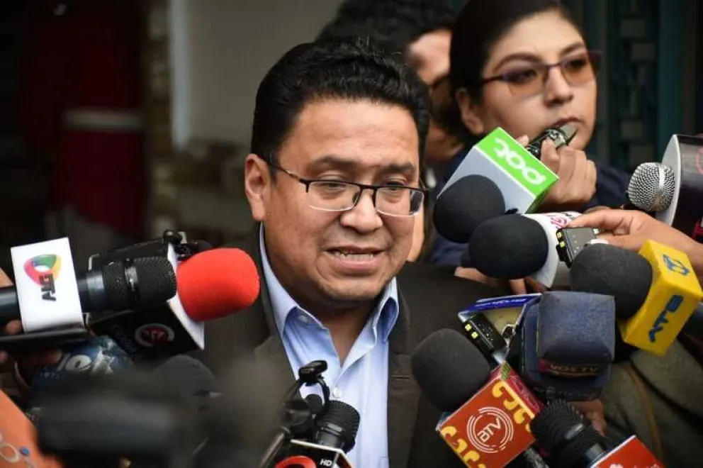 El ministro de Justicia, César Siles, brinda declaraciones a los periodistas. Foto: ABI