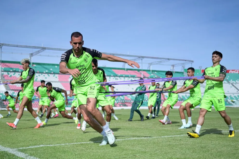 Una práctica anterior del seleccionado nacional en la capital oriental. Foto: FBF