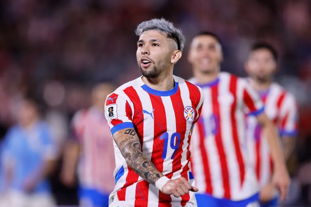 Julio Enciso celebra el segundo gol de Paraguay sobre Uurguay. Foto: Selección paraguaya 