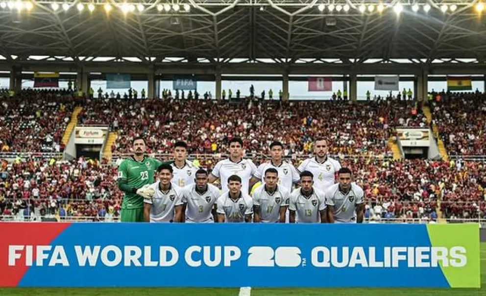 La formación inicial de Bolivia para el partido contra Venezuela en Maturín. Foto: FBF-la Verde. 