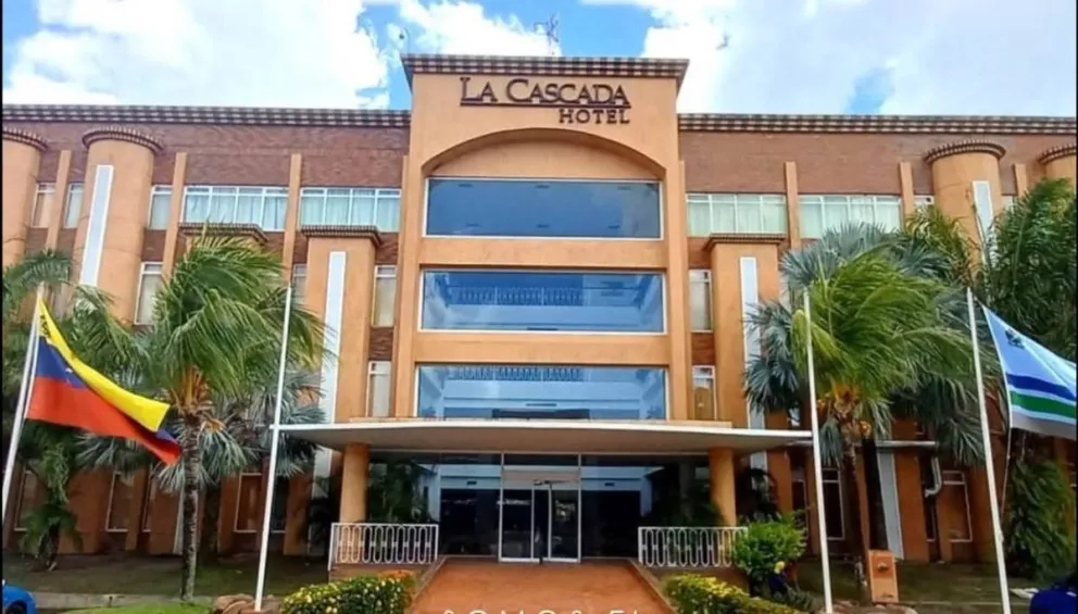 El Hotel en el que se encuentra la Verde a la espera del visto bueno. Foto: DxtV