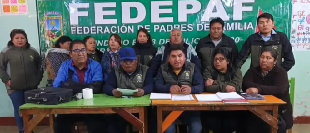 Padres de Familia de El Alto en conferencia Foto: Captura de pantalla