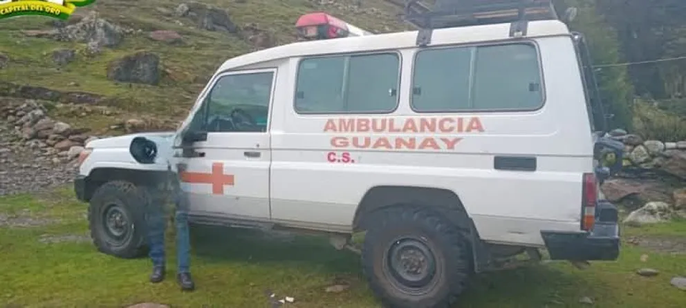 La ambulancia sustraída en la ciudad de El Alto, que operaba en el municipio de Guanay. Foto: RKC