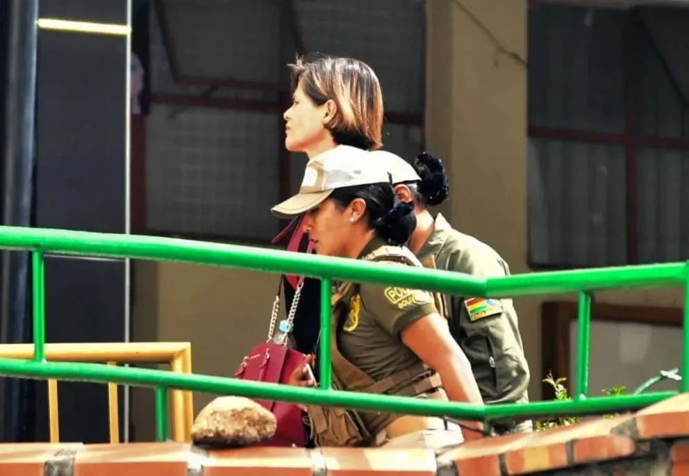 La Juez Lilian Moreno en la Felcc cuando fue aprehendida el 5 de mayo pasado. Foto: APG