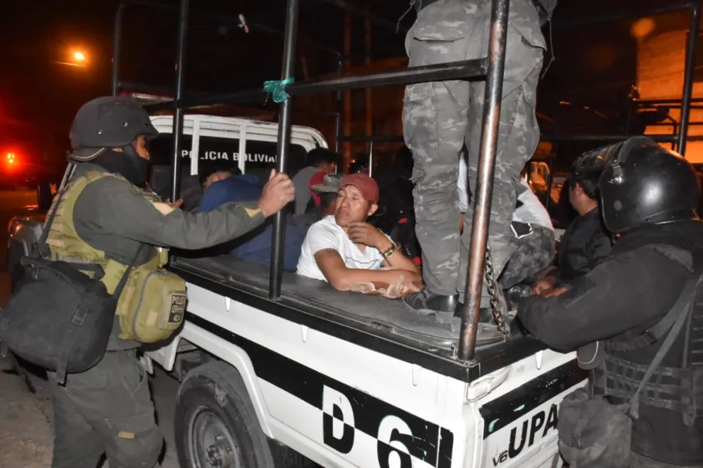 Personas arrestadas por los bloqueos en Vinto, imagen referencial. Foto: APG