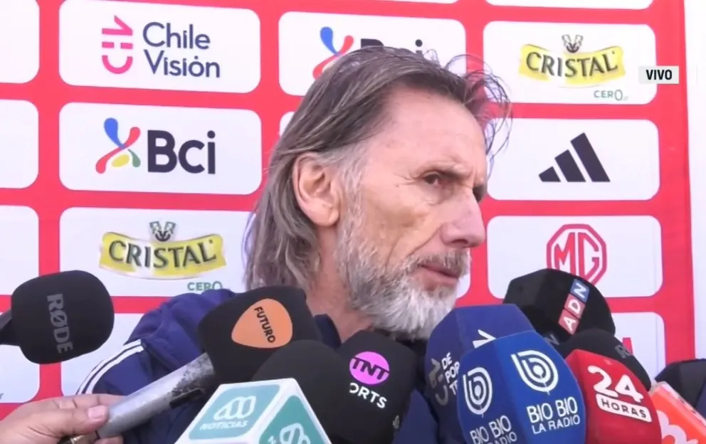 Gareca en la zona mixta tras la práctica en Ananta. Foto: Captura de pantalla.