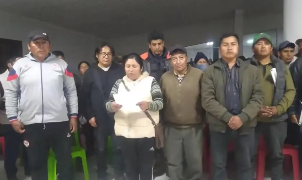 Los cívicos de Betanzos dieron un plazo hasta este martes para que se levanten los bloqueos en la carretera Potosí - Sucre