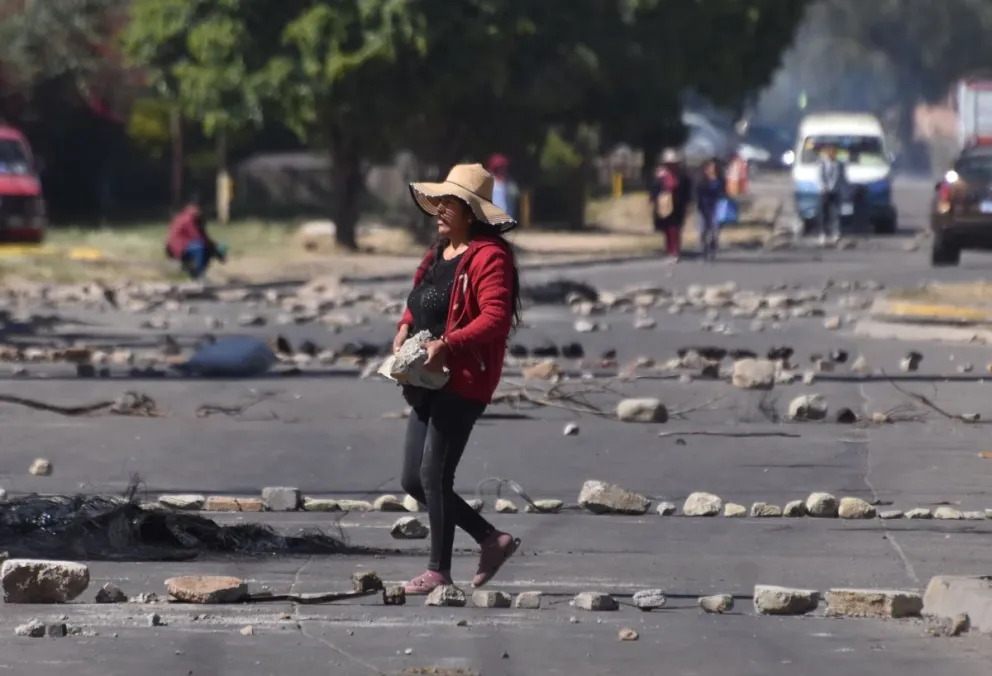Uno de los bloqueos de los seguidores de Evo Morales. Foto: APG
