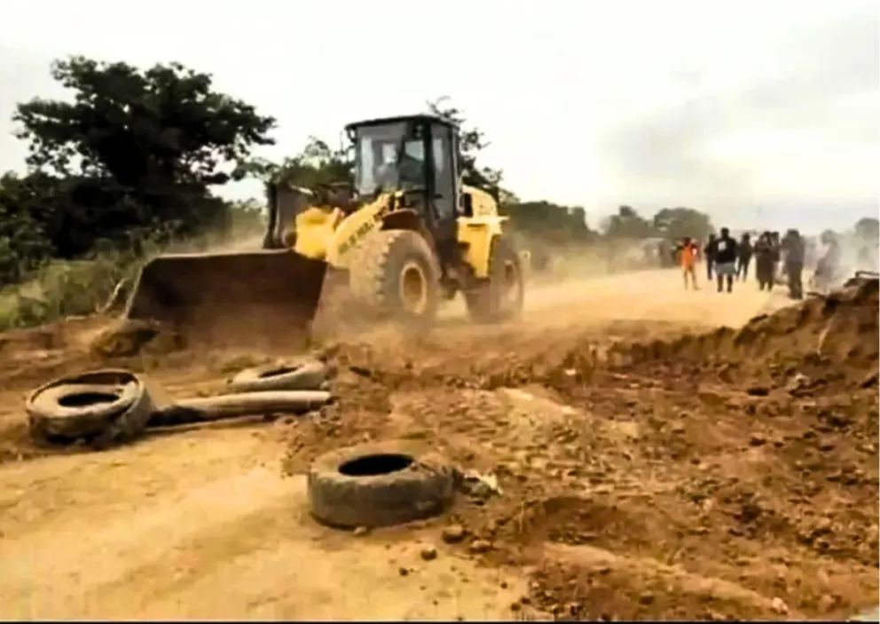 El desbloqueo en San Julián, este martes. Foto: DTV