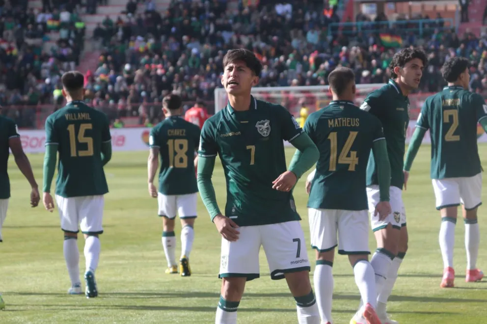 Terceros celebra su gol a Chile en El Alto. Foto: Agencia Marka Registrada.