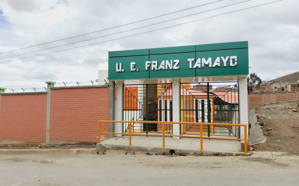 Una unidad educativa ubicada en el municipio de Llallagua, Potosí. Foto: FNDR