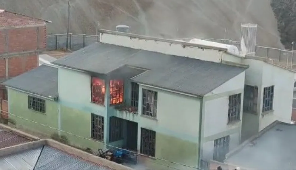 Infraestructura incendiada.    Foto: captura