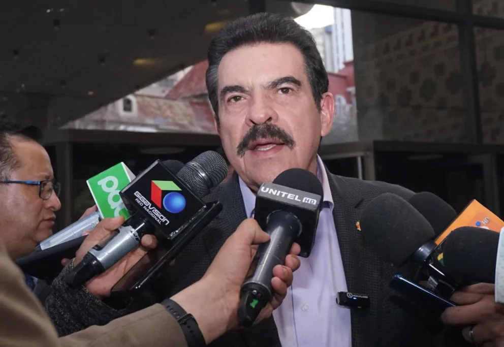 Reyes Villa en contacto con la prensa.   Foto: APG