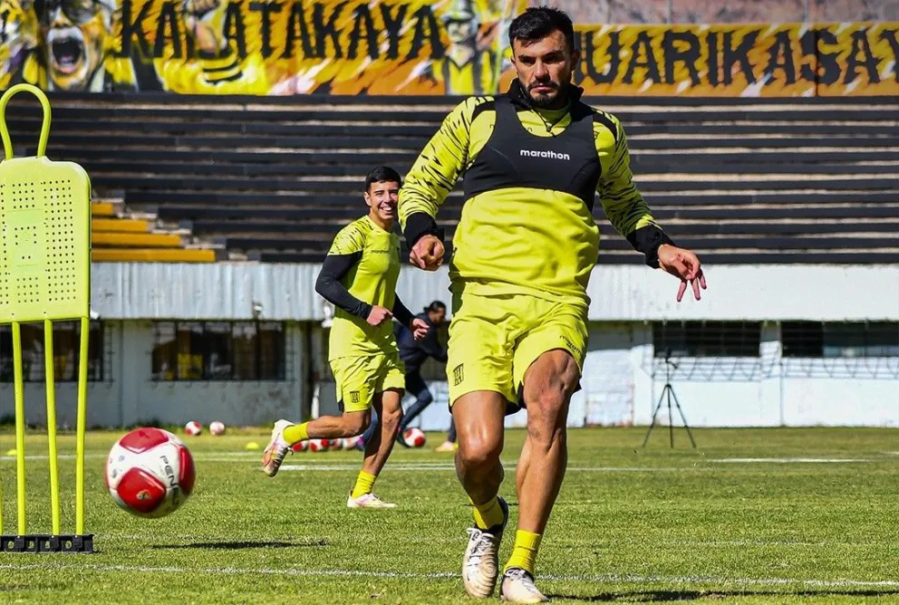 Enrique Triverio, goleador de The Strongest, en uno de los últimos entrenamientos. Foto: club The Strongest