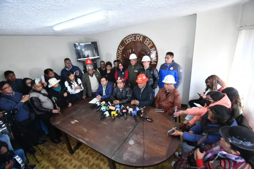 Conferencia de prensa de los dirigentes de la COB. Foto: APG