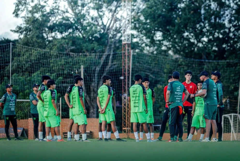 La Sub-17 sigue con su preparación con miniciclos en Santa Cruz. Foto: La Verde-FBF.