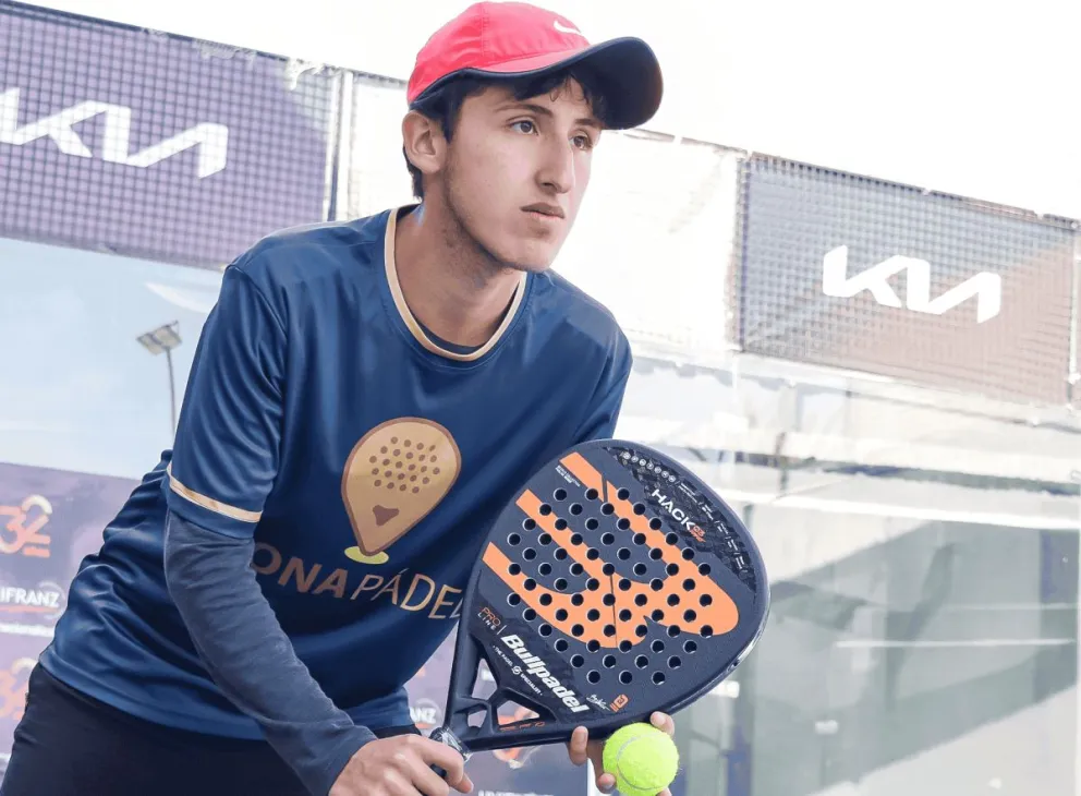 Sebastián Lijerón, integrante del equipo ganador del torneo de 2024, estuvo en la presentación. 