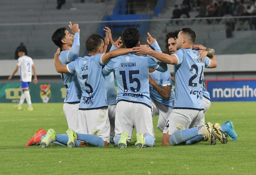 Jugadores de Aurora celebran el triunfo ante GV San José. Foto: APG