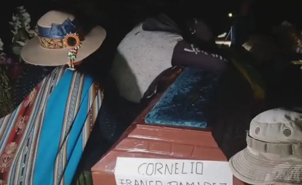 Velorio en Tacopaya.   Foto: Captura RRSS