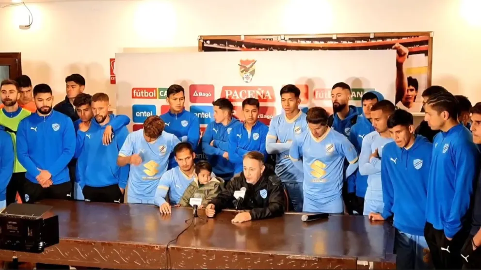 La conferencia de prensa de Bolívar con todo el plantel presente. Foto: Captura de pantalla.