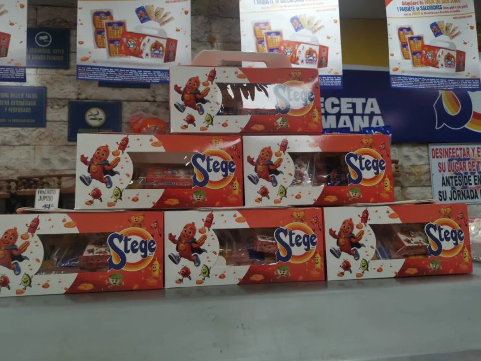 Una empresa que ofrece un novedoso paquete de salchichas con un juguete. Foto: M Belmonte